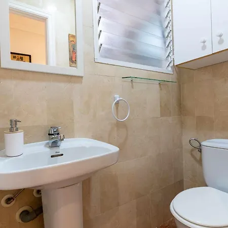 Rentafive - Primera Linea - Arenales - Casa Pilar *