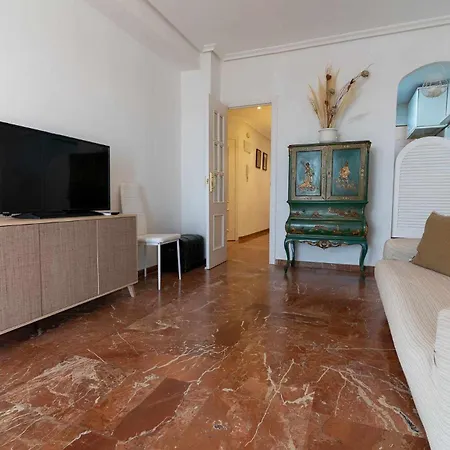 Rentafive - Primera Linea - Arenales - Casa Pilar