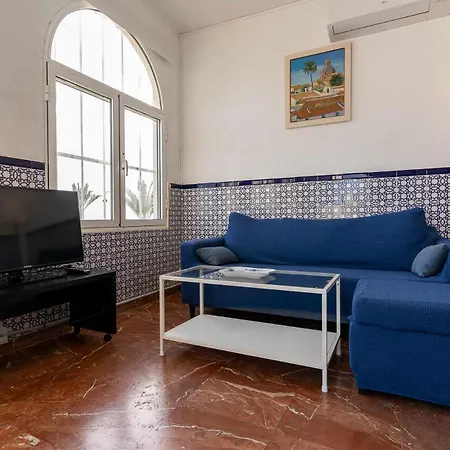 Rentafive - Primera Linea - Arenales - Casa Pilar